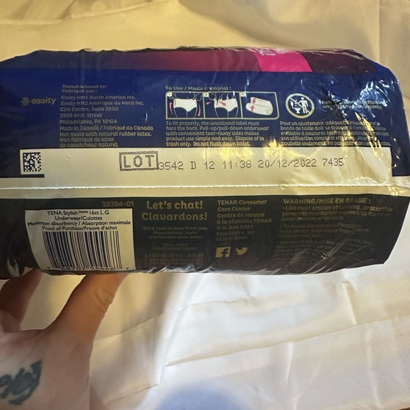 Tena Stylish Women’s Large 37”-50” Black Underwear 16 Pack Brand New - Picture 4 of 5